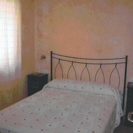 Hostal Valle Del Iregua Albelda De Iregua ห้อง รูปภาพ