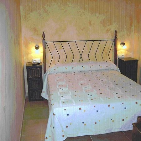 Hostal Valle Del Iregua Albelda De Iregua ห้อง รูปภาพ