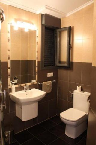 Hostal Valle Del Iregua Albelda De Iregua ห้อง รูปภาพ