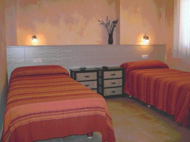 Hostal Valle Del Iregua Albelda De Iregua ภายนอก รูปภาพ