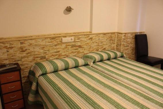Hostal Valle Del Iregua Albelda De Iregua ภายนอก รูปภาพ